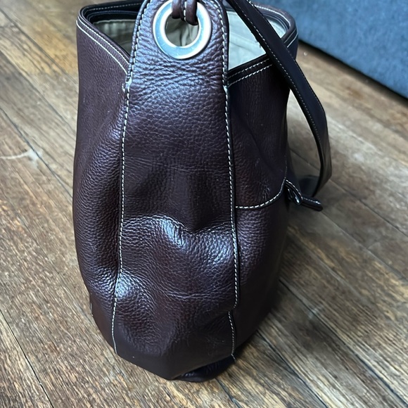 Tignanello shoulder bag chocolate brown pebbled leather top zip - Picture 9 of 13